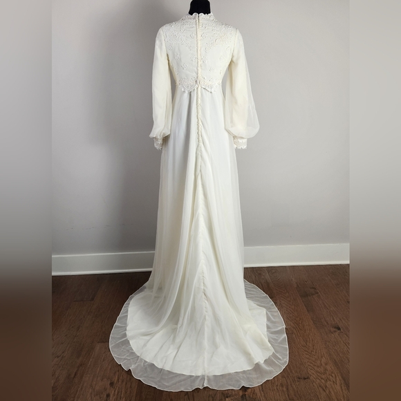VINTAGE 70s long sleeve ivory wedding dress - Picture 2 of 16